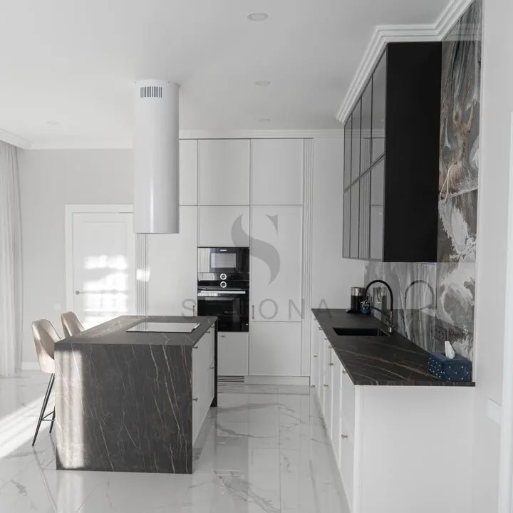 Lujo Monocromático — Savona Mueble, cocinas y muebles a medida en Barcelona