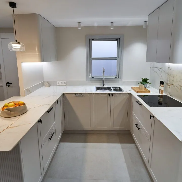 Calidez Moderna — Savona Mueble, cocinas y muebles a medida en Barcelona