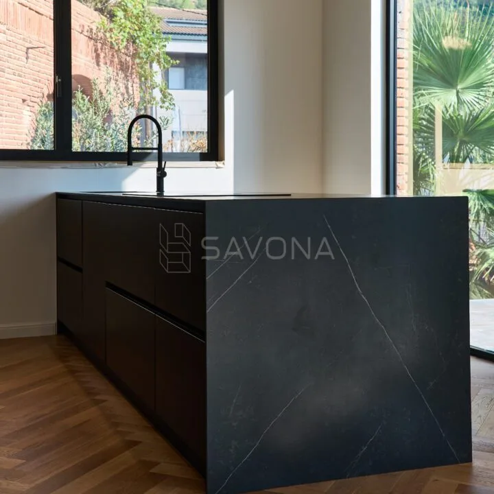 Savona NeroLuce Eleganza — Savona Mueble, cocinas y muebles a medida en Barcelona